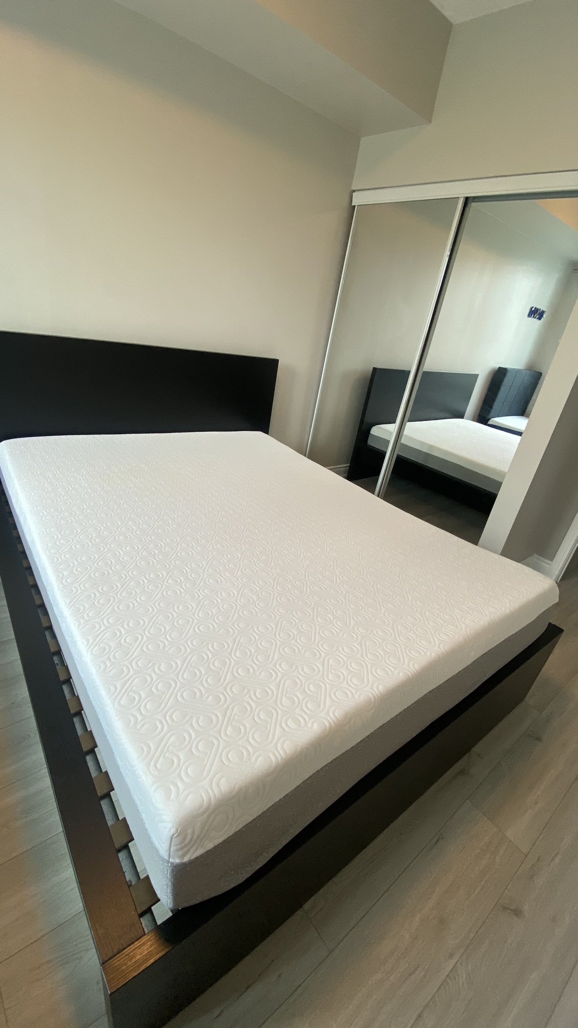Sleep Country Bloom Mist Mat, 10-inch Queen Size Mattress - photo 2