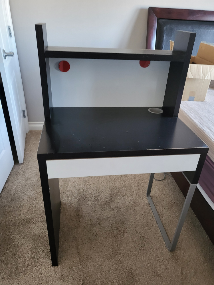 small desk - photo 2