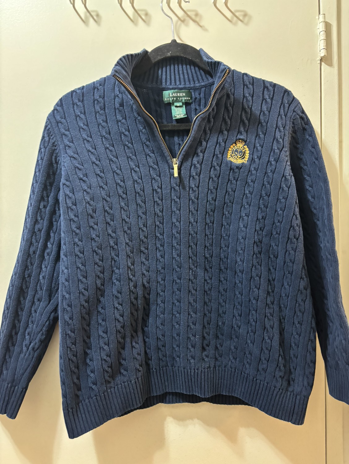 Sweater thumbnail