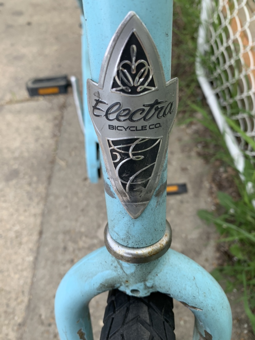 Vintage bike with extra large tires - photo 3