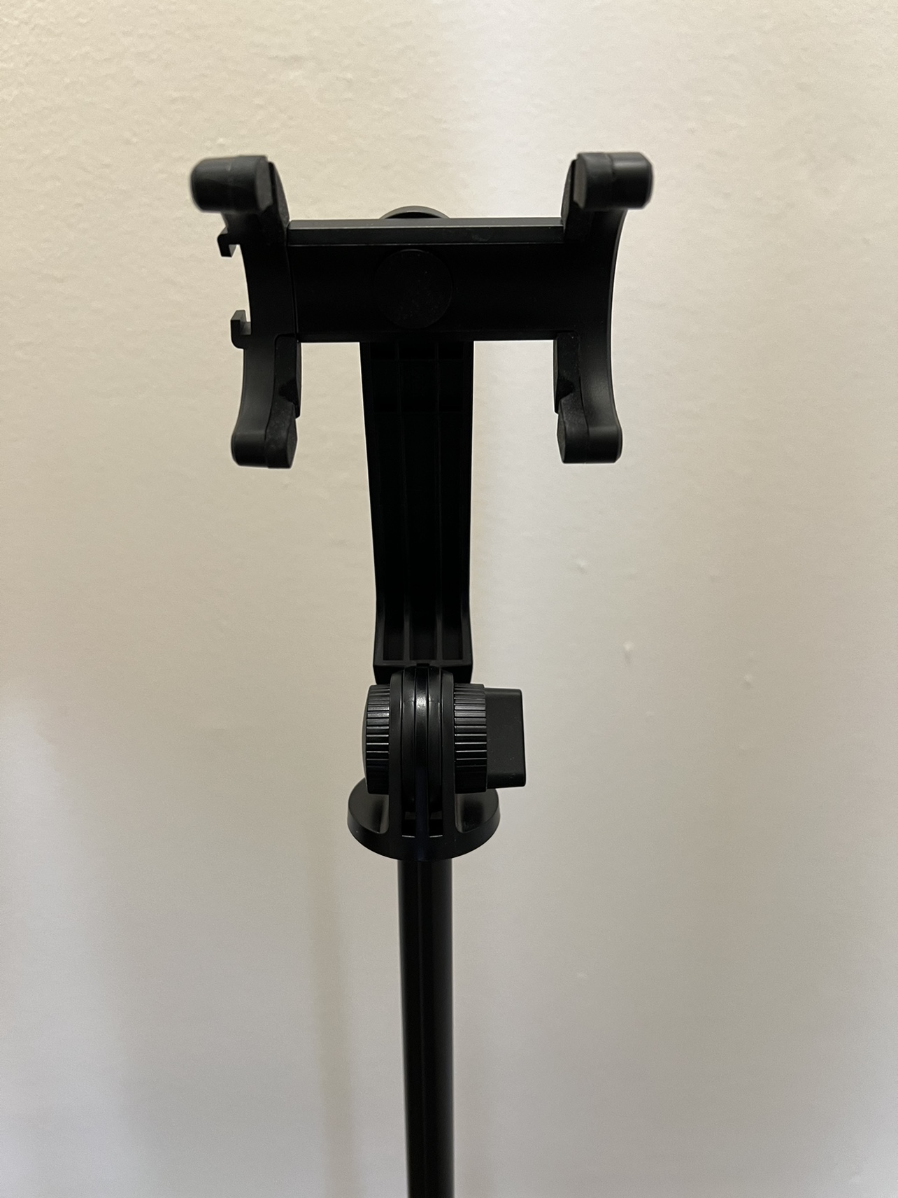 iPhone tri pod 60” stand with remote. - photo 2