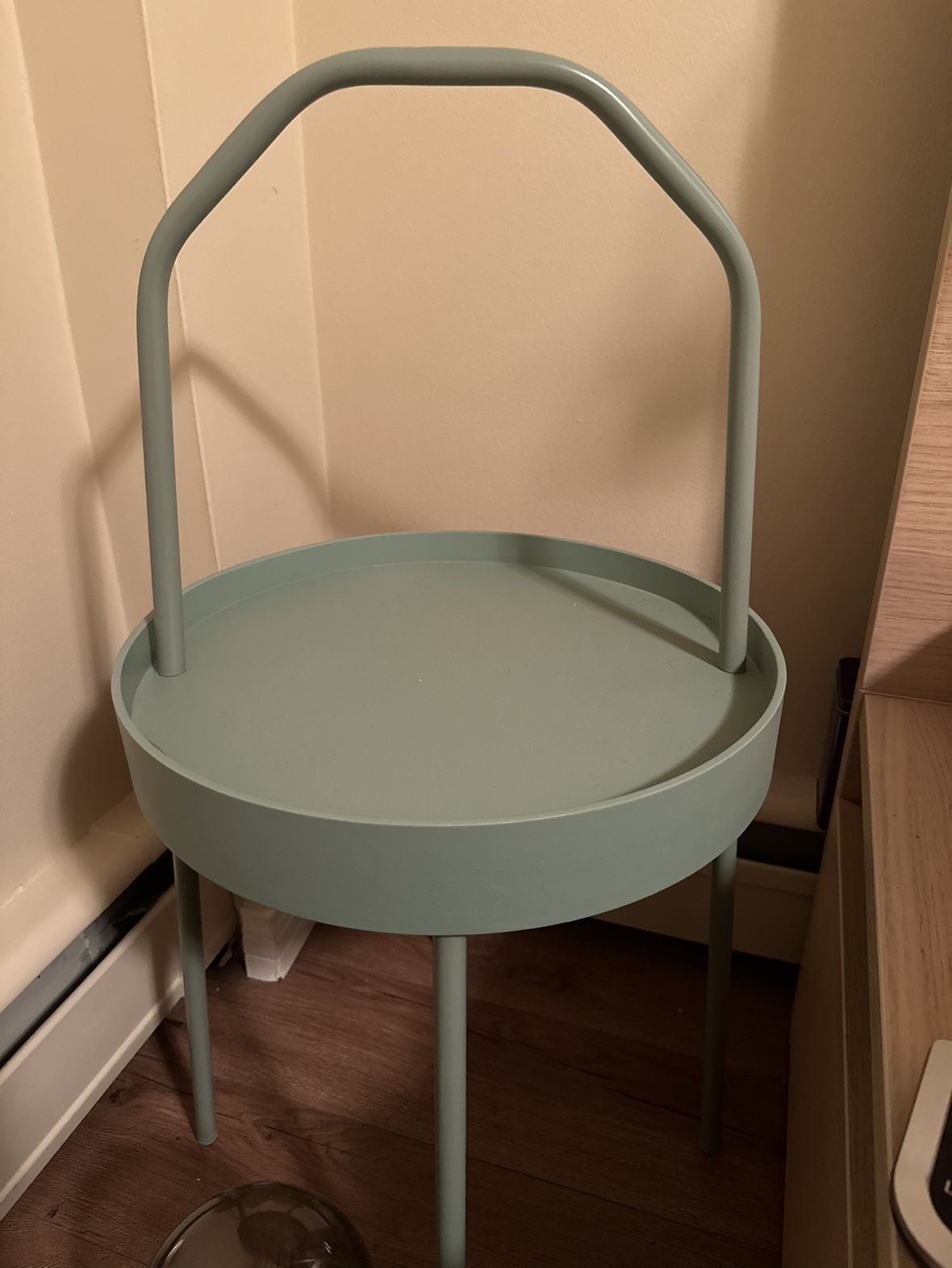 Bed table