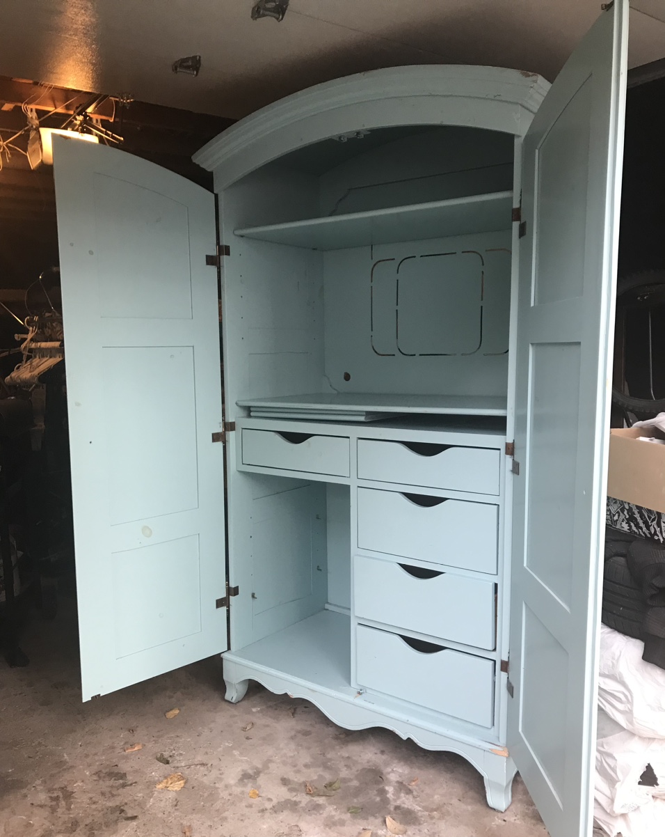 Wardrobe Armoire image indicator(2)