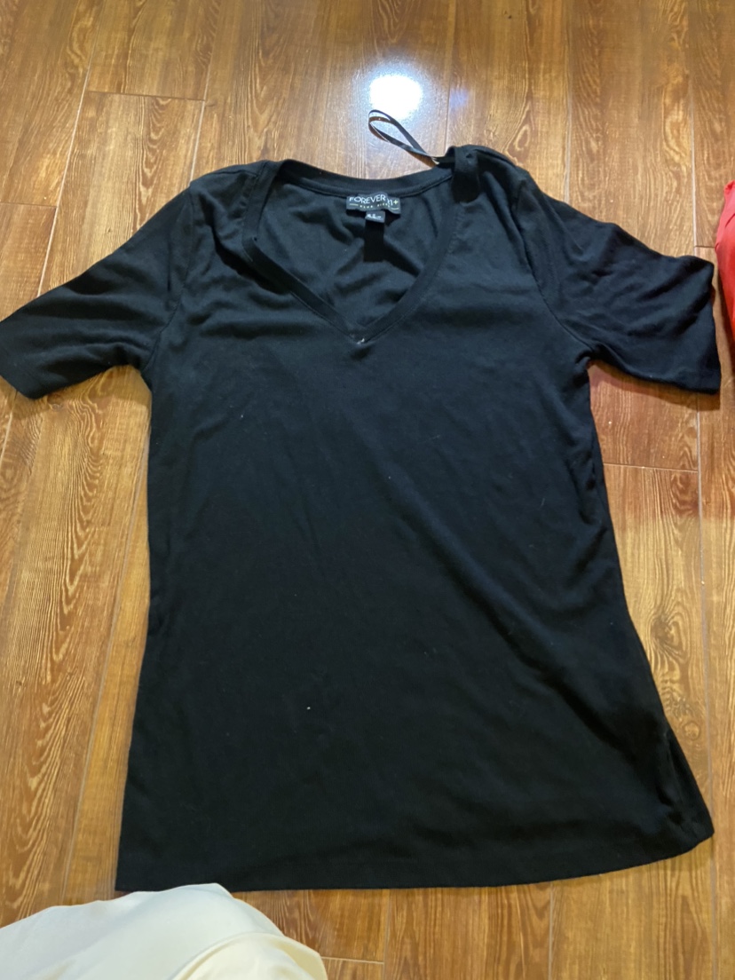 Black shirt (plus size) image indicator(2)