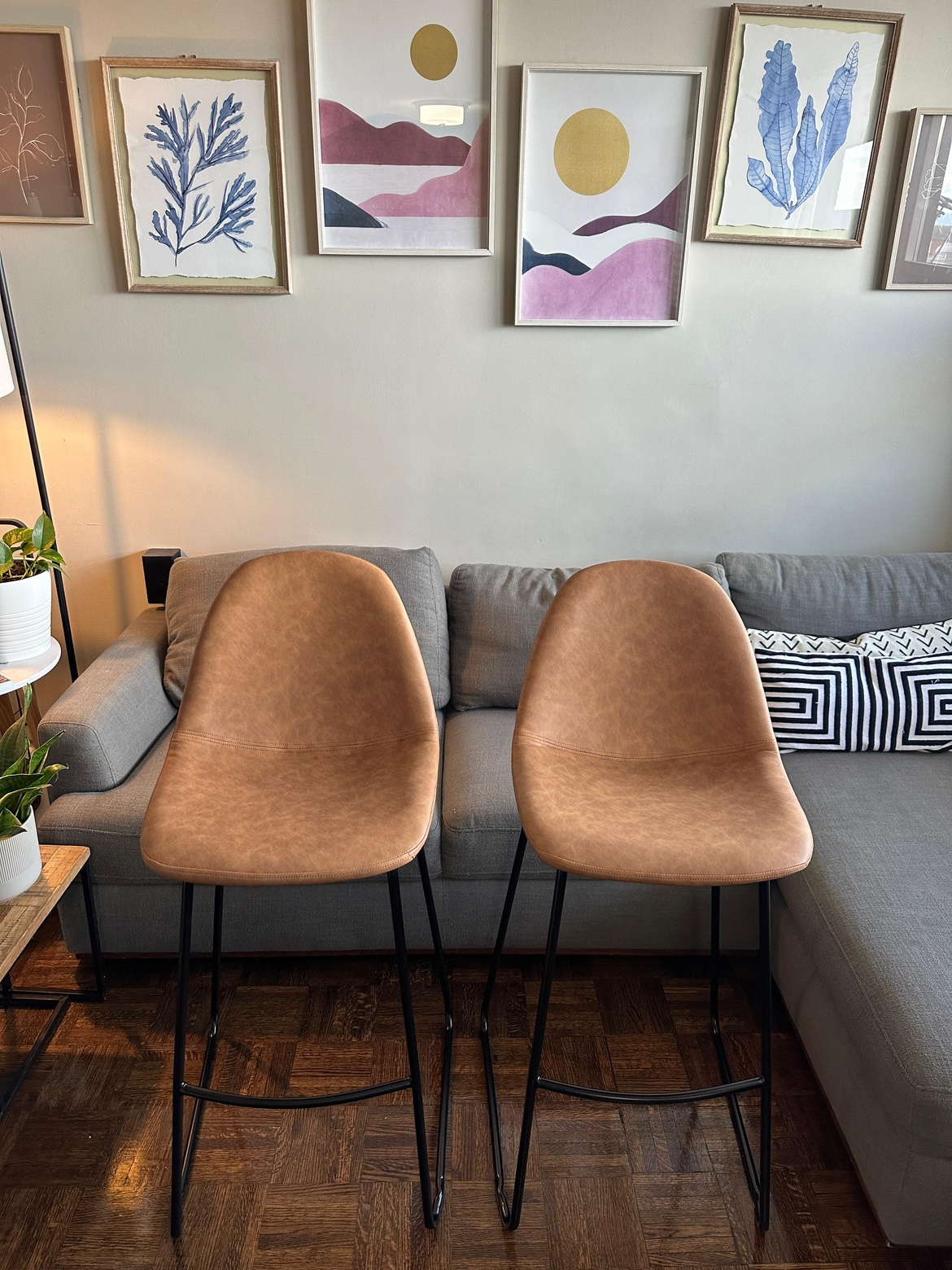 Bar stools (In Mint Condition)