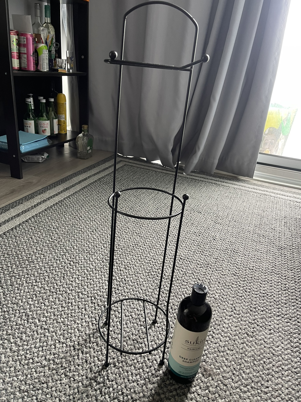 Tissue holder, vase shampoo thumbnail