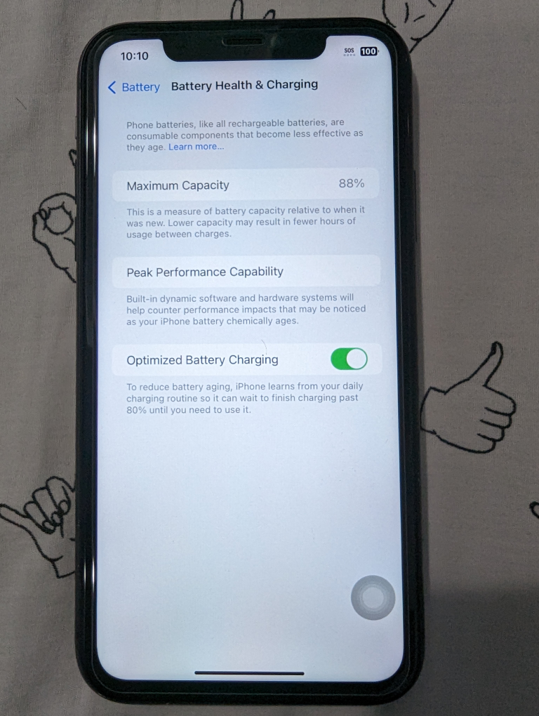 iPhone 11 64GB, 88% Battery image indicator(3)