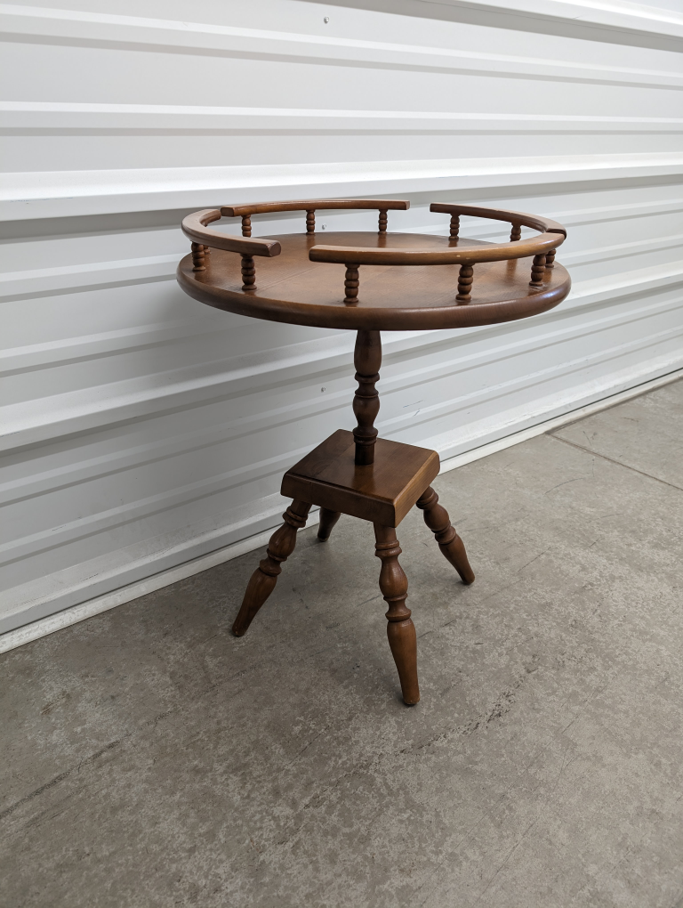VINTAGE MCM Maple End Table w/Gallery Segunda California thumbnail