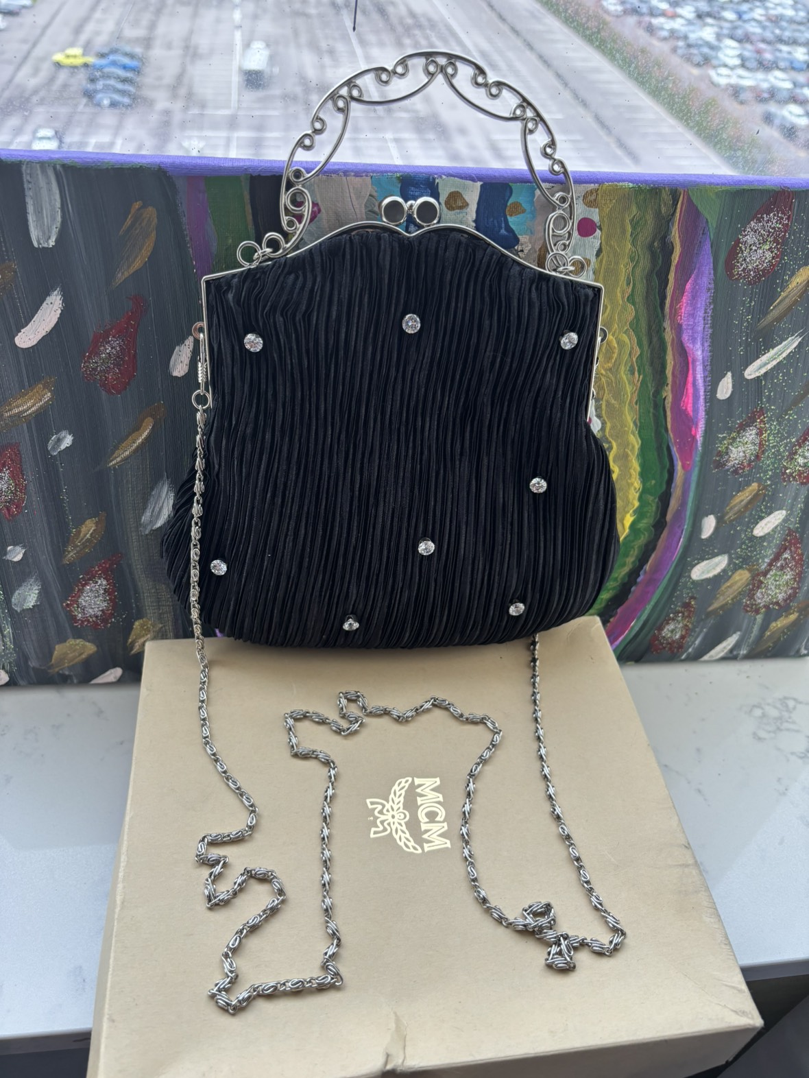 Black shoulder/hand bag