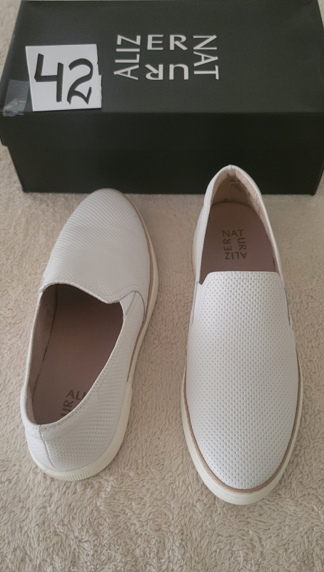 Naturalizer  Unisex  Comfortable  Leather Shoes image indicator(6)