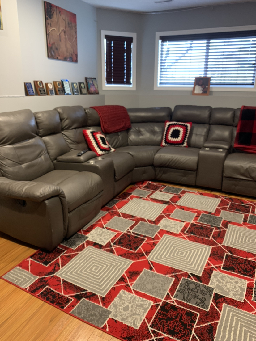 3 pc leather couch ( negotiable ) image indicator(7)