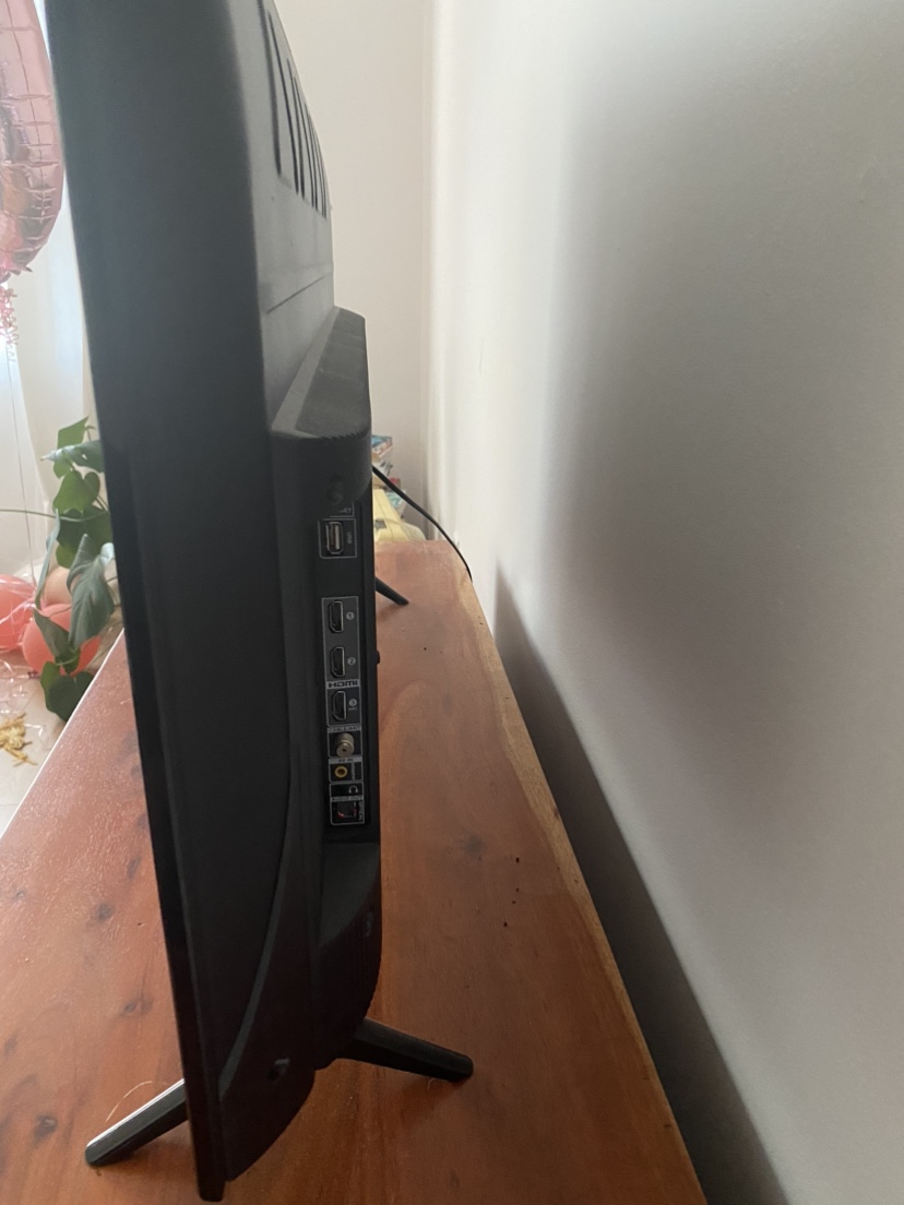 Smart TV 40” / TCL RokuTV - photo 2