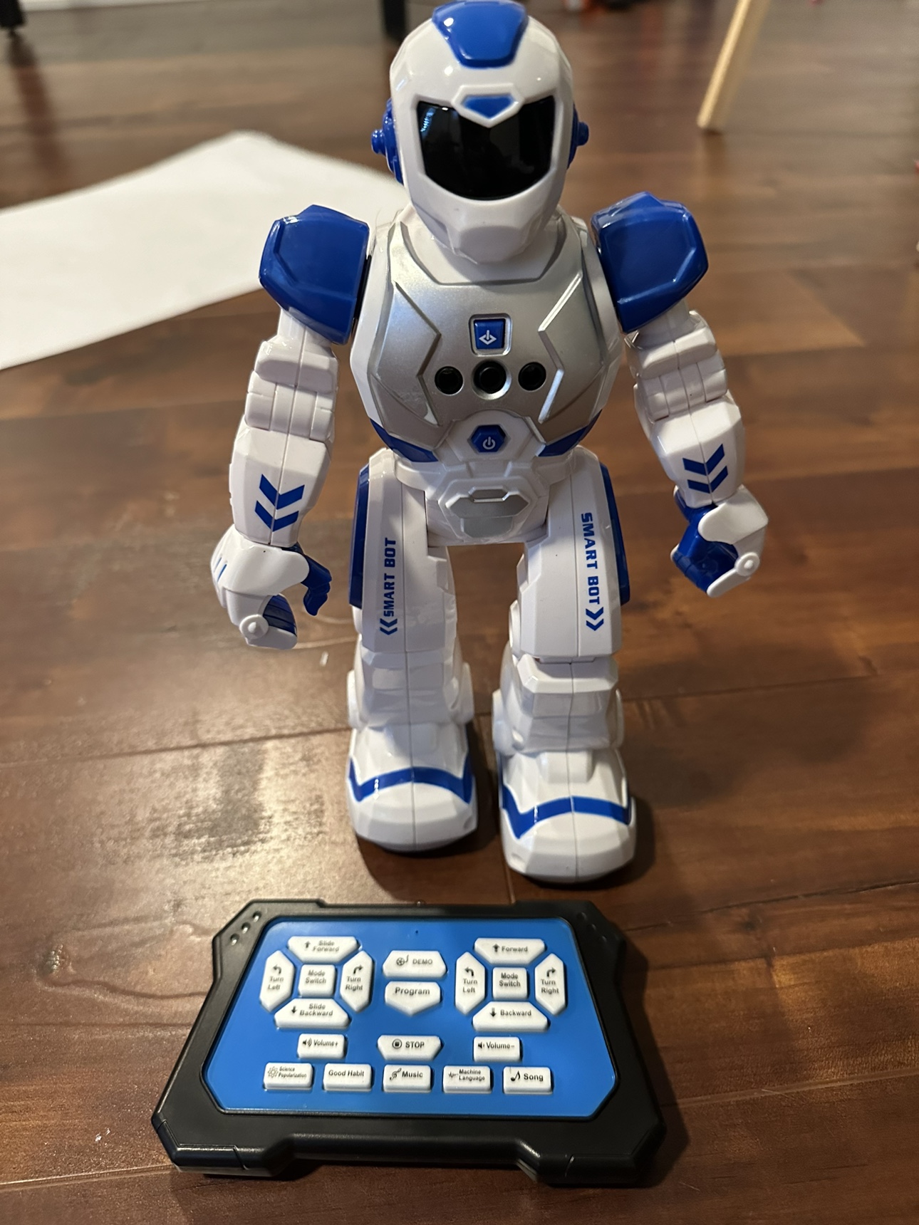 Dancing coding robot toy thumbnail