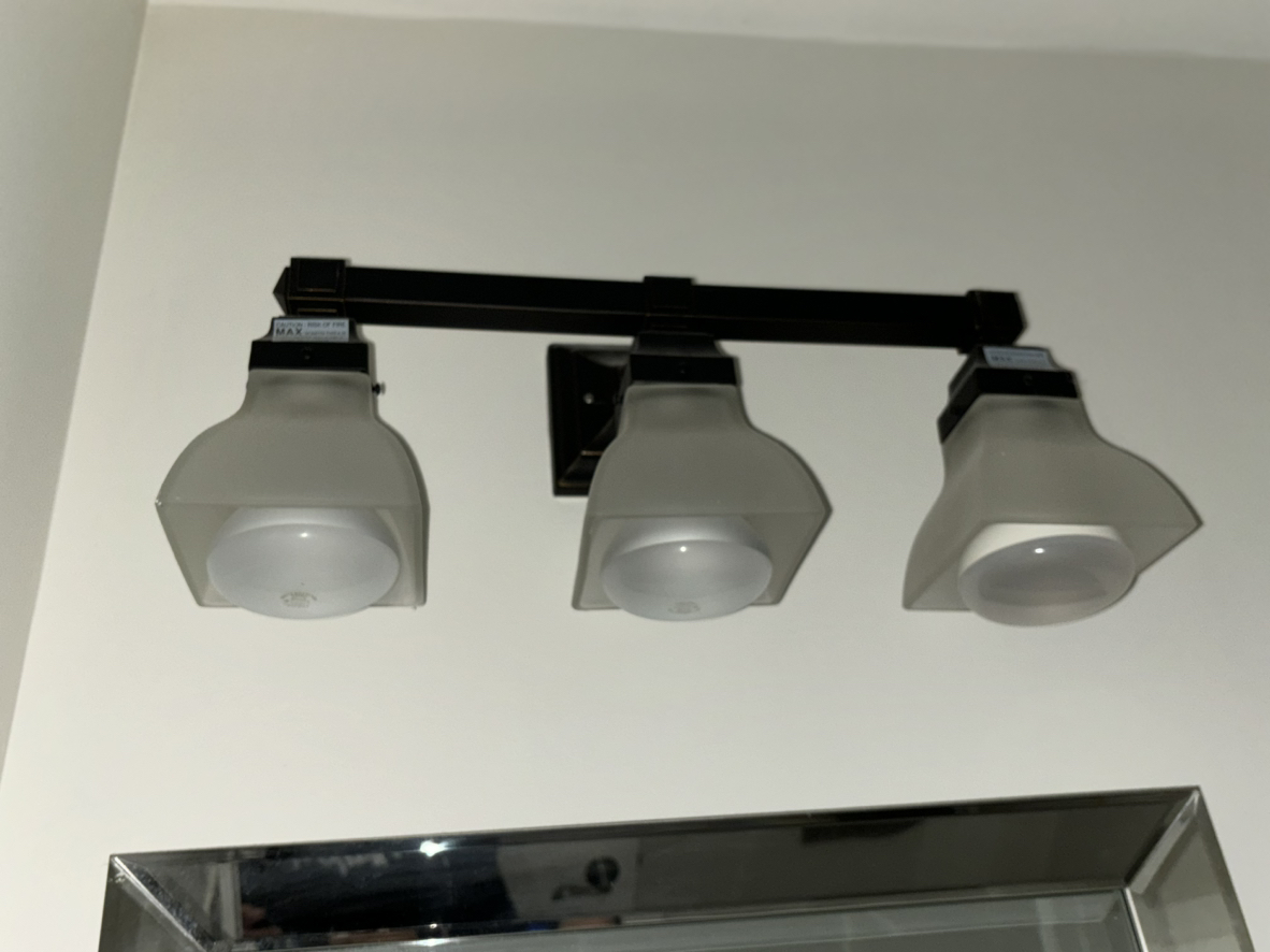Bathroom vanity light - photo 2