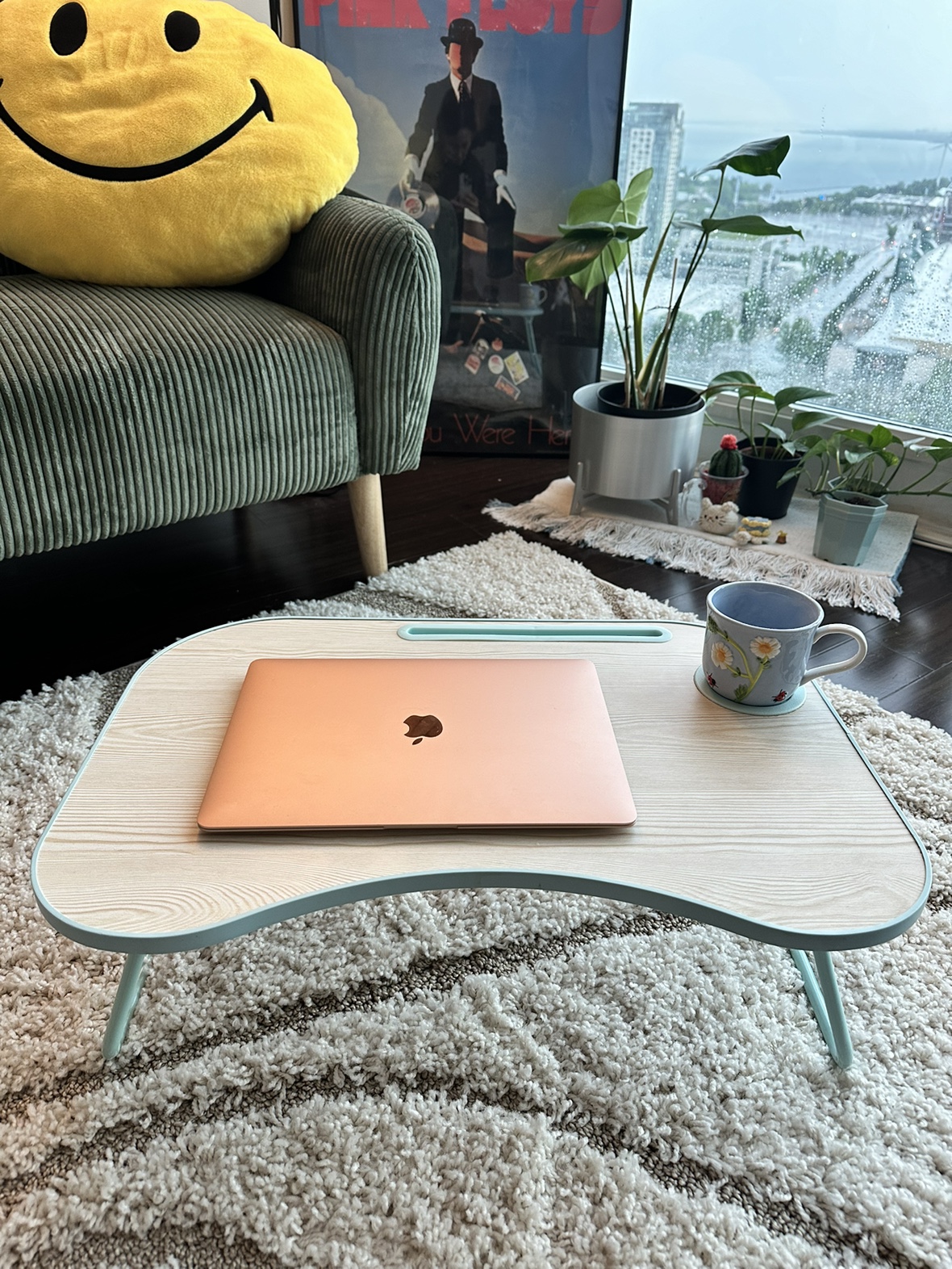 Laptop bed desk