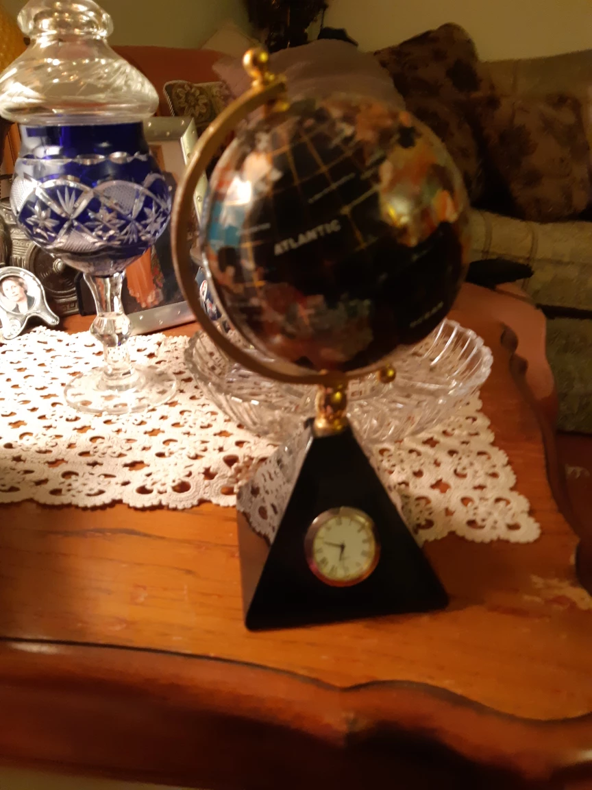 nice glope with stand