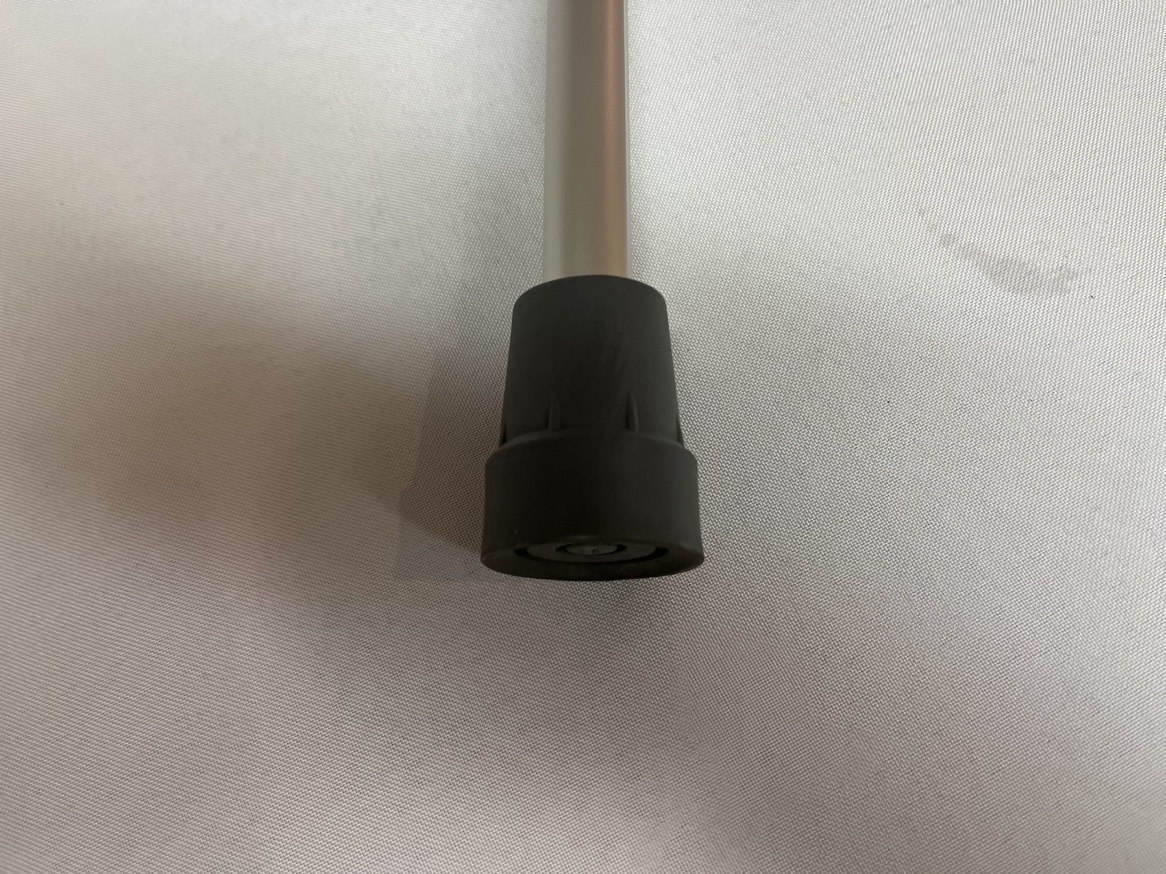 Crutches - Medium Size -5’ 2” - 5’ 10” - Aluminum - like new image indicator(2)