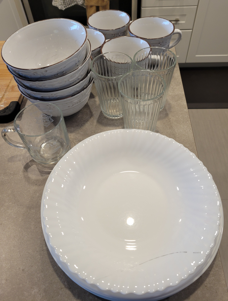 Dinnerware for free