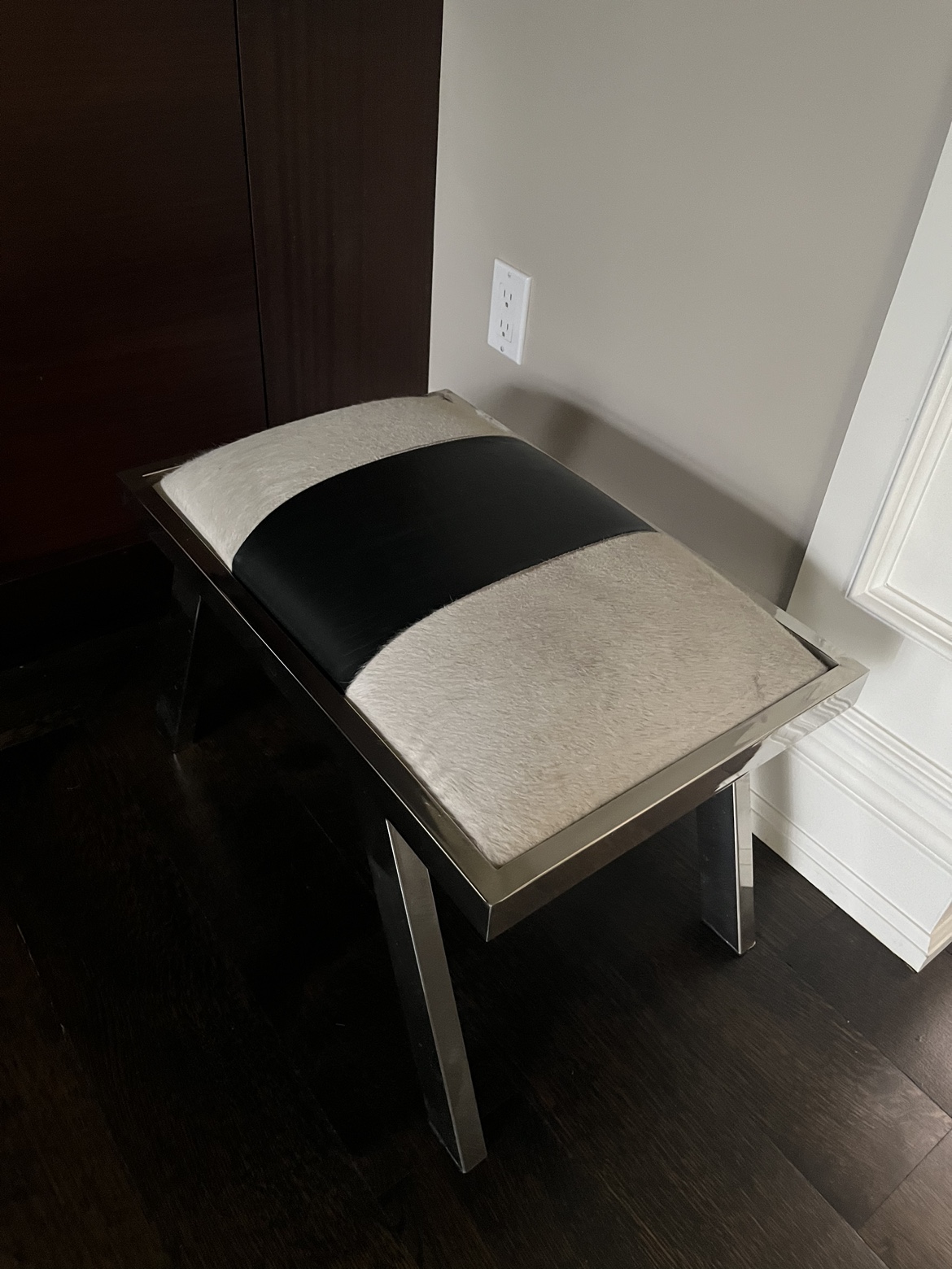 Animal pattern leather chair - photo 2