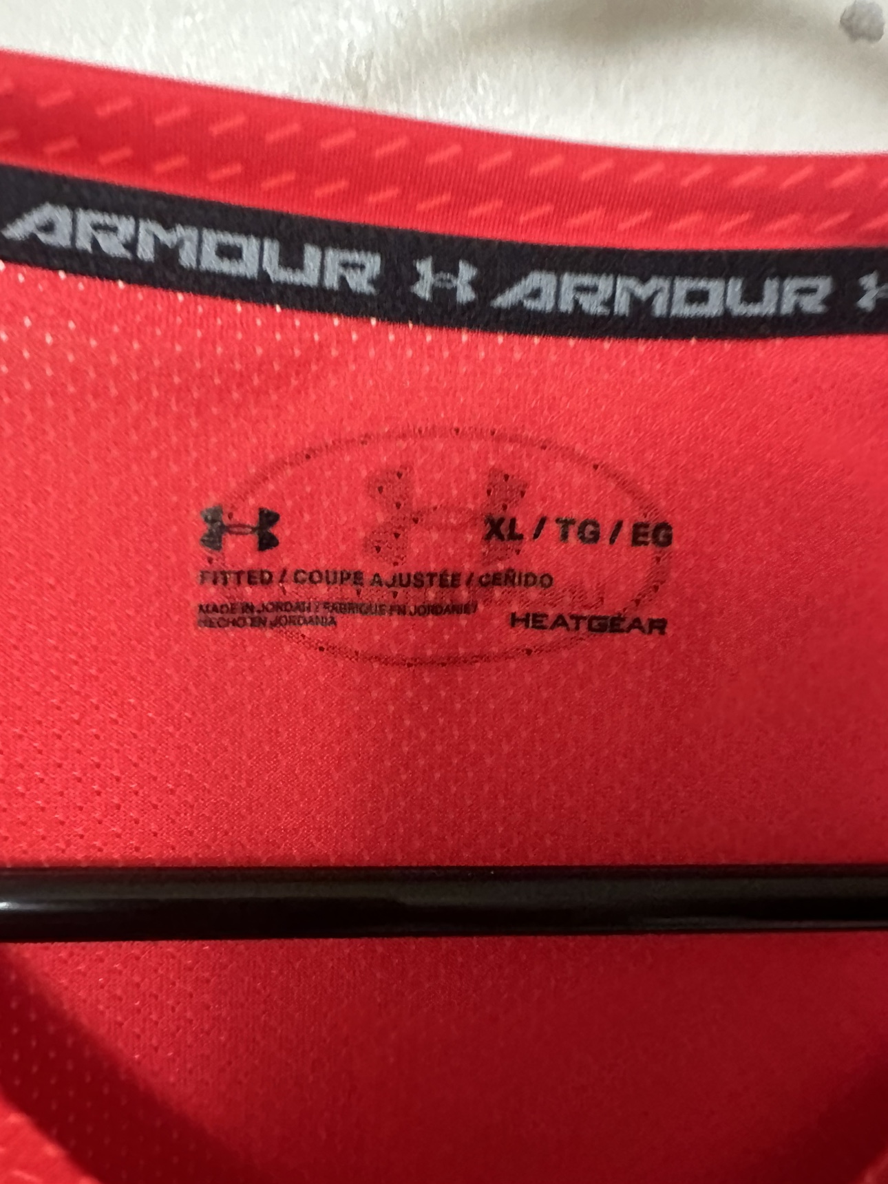 Men’s athletic shirt image indicator(2)