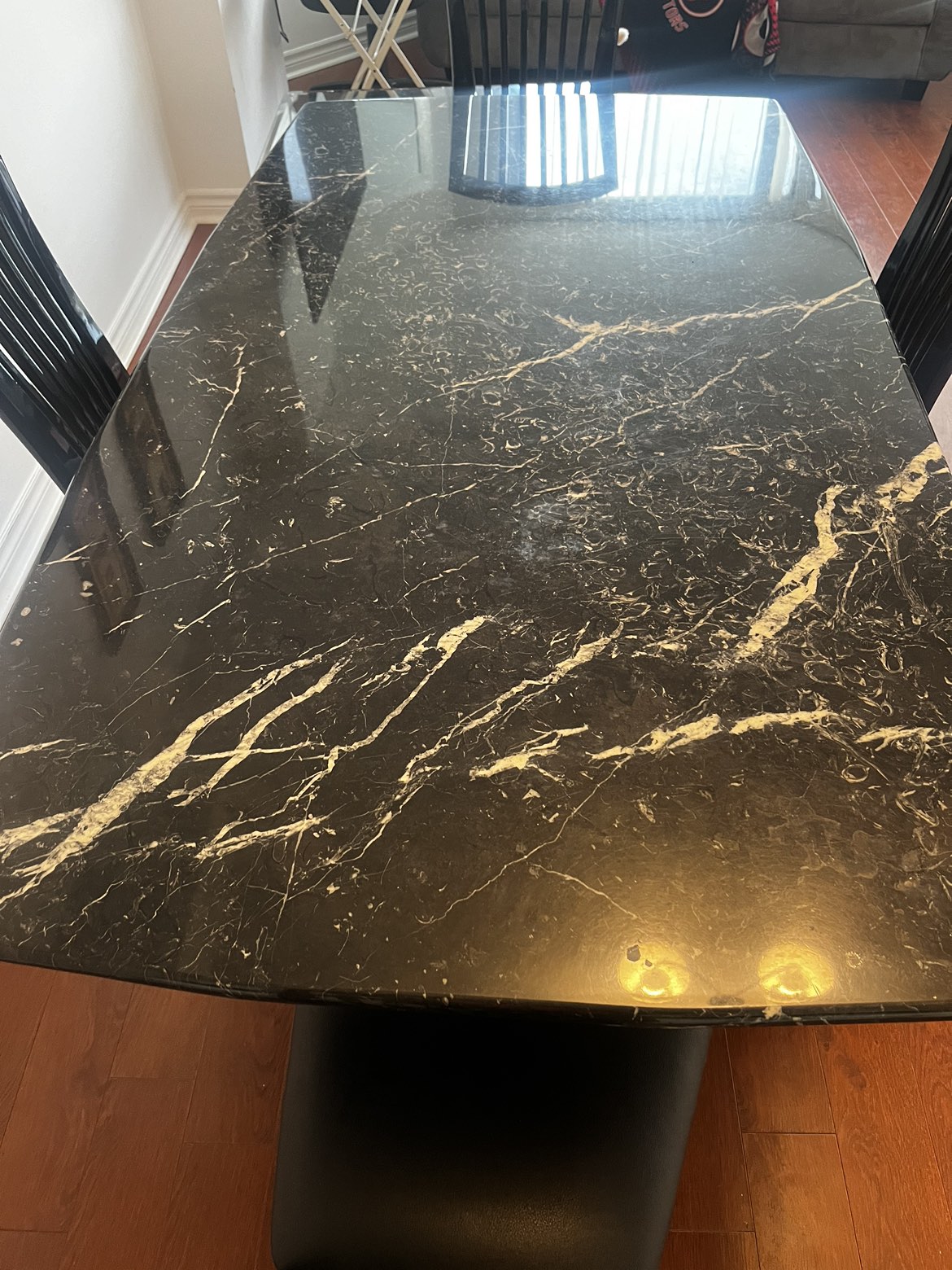Marble dining room table image indicator(3)