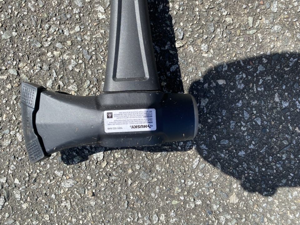 Husky 8lb Axe (BN)