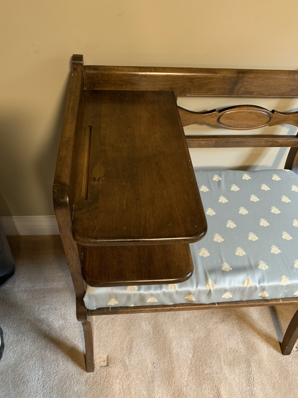 Vintage Telephone Table image indicator(9)