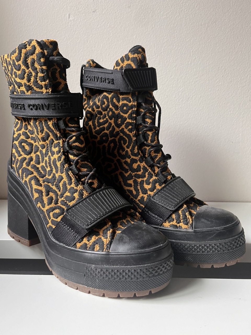 Converse Chunky Boots size 7.5 image indicator(7)