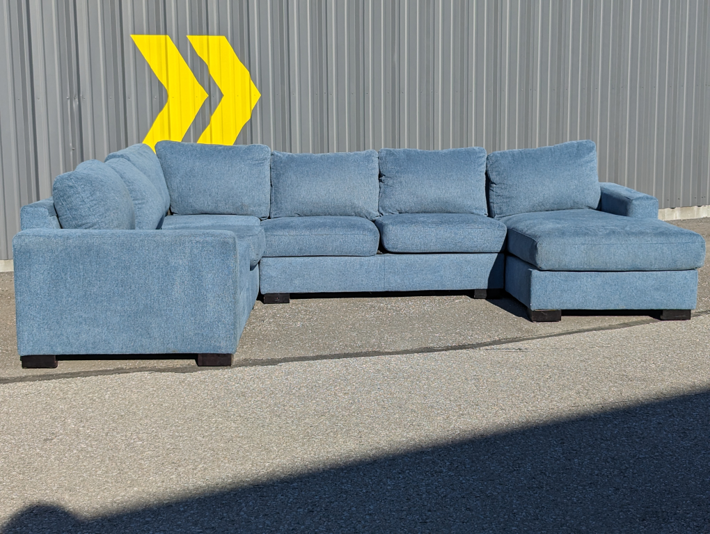Free Delivery - Structube U-Shape Sectional Couch/Sofa - photo 2