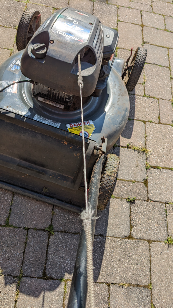 Murray 21" lawn mower with 4.75 HP Briggs and Stratton Gas Motor image indicator(5)