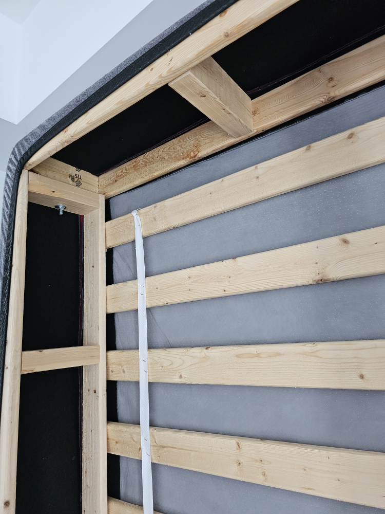 Moving sale. Douglas wooden bed foundation - photo 3