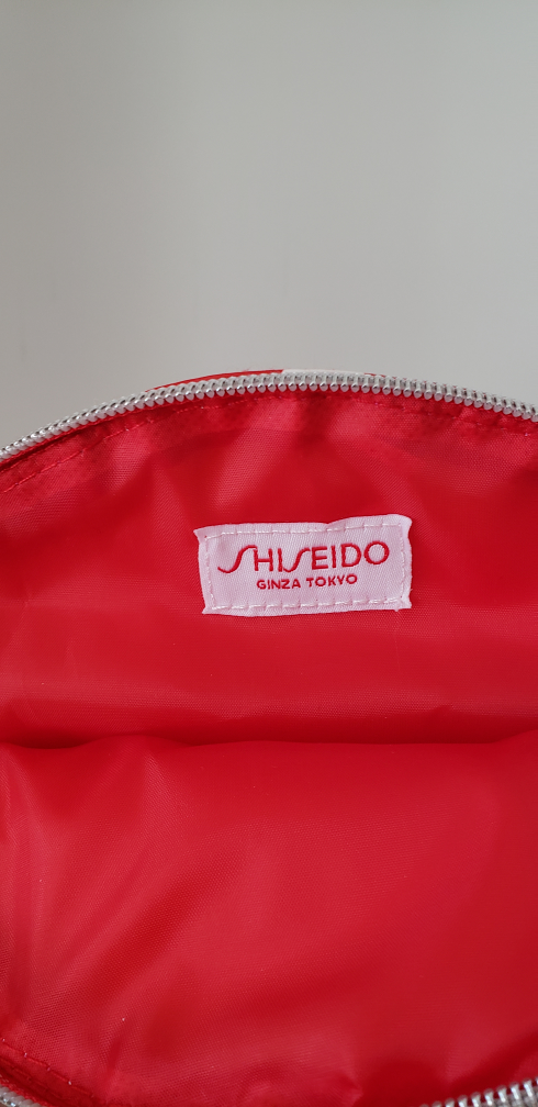 Special Edition Shiseido Cosmetic Bag image indicator(4)