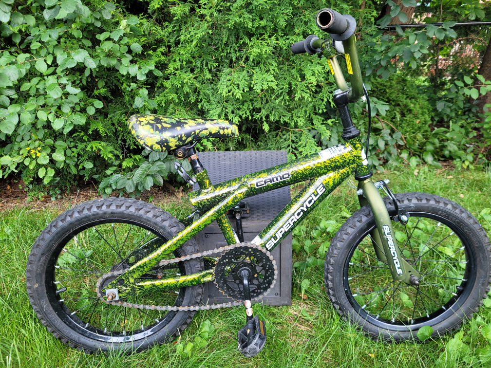 Boys bicycle 16"  Wheels Camo green