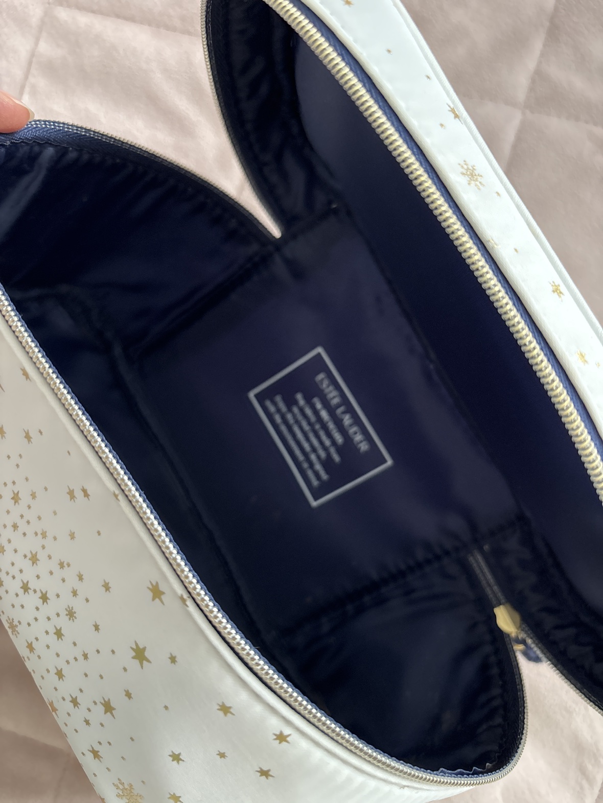 Estee Lauder make up pouch image indicator(3)