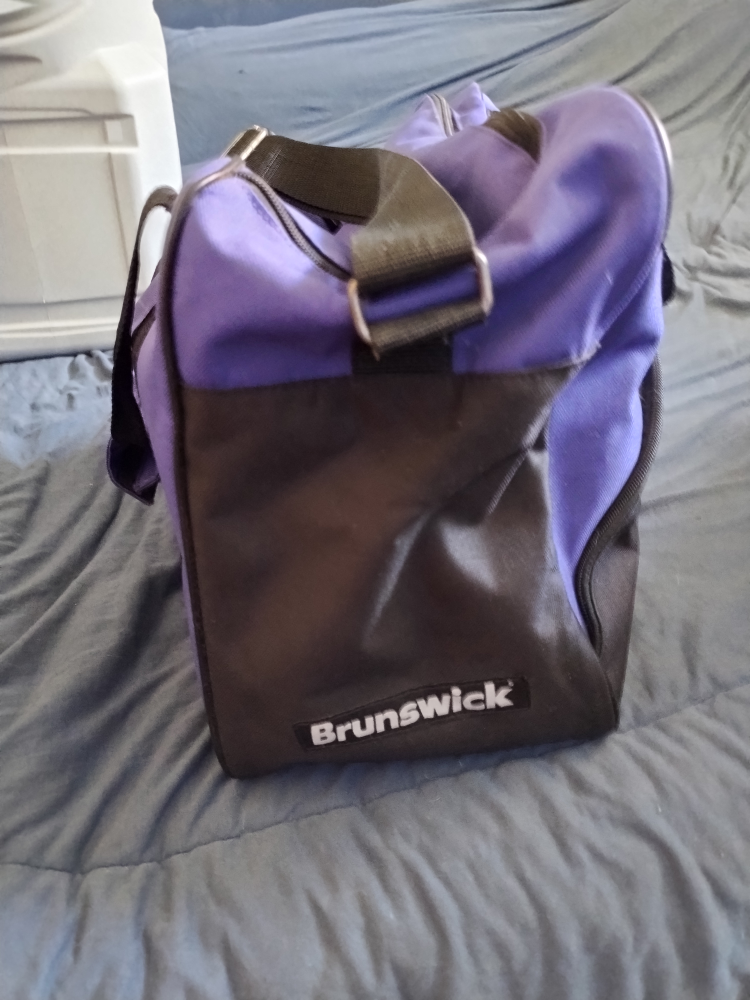 Brunswick laser bowling ball with carry bag image indicator(3)