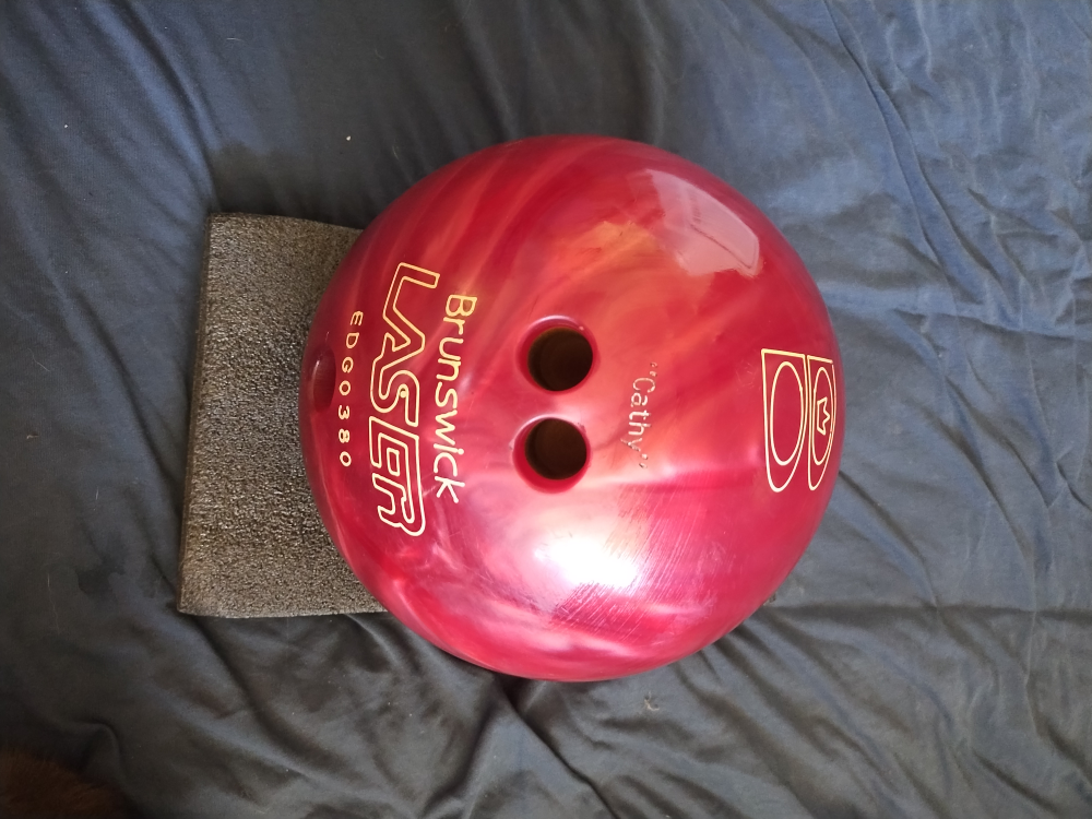 Brunswick laser bowling ball with carry bag image indicator(5)