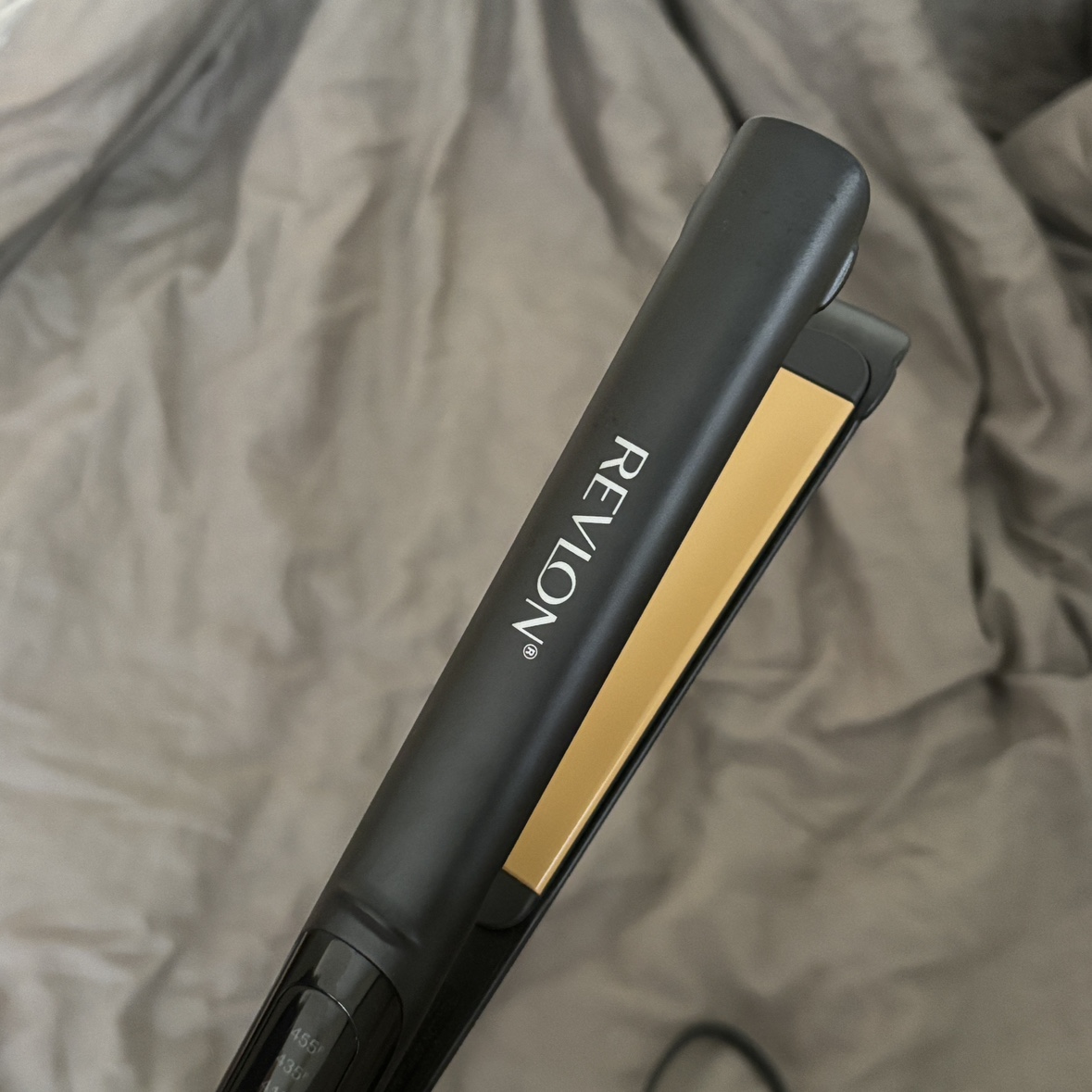 Revlon Smooth Brilliance Ceramic Hair Flat Iron image indicator(2)