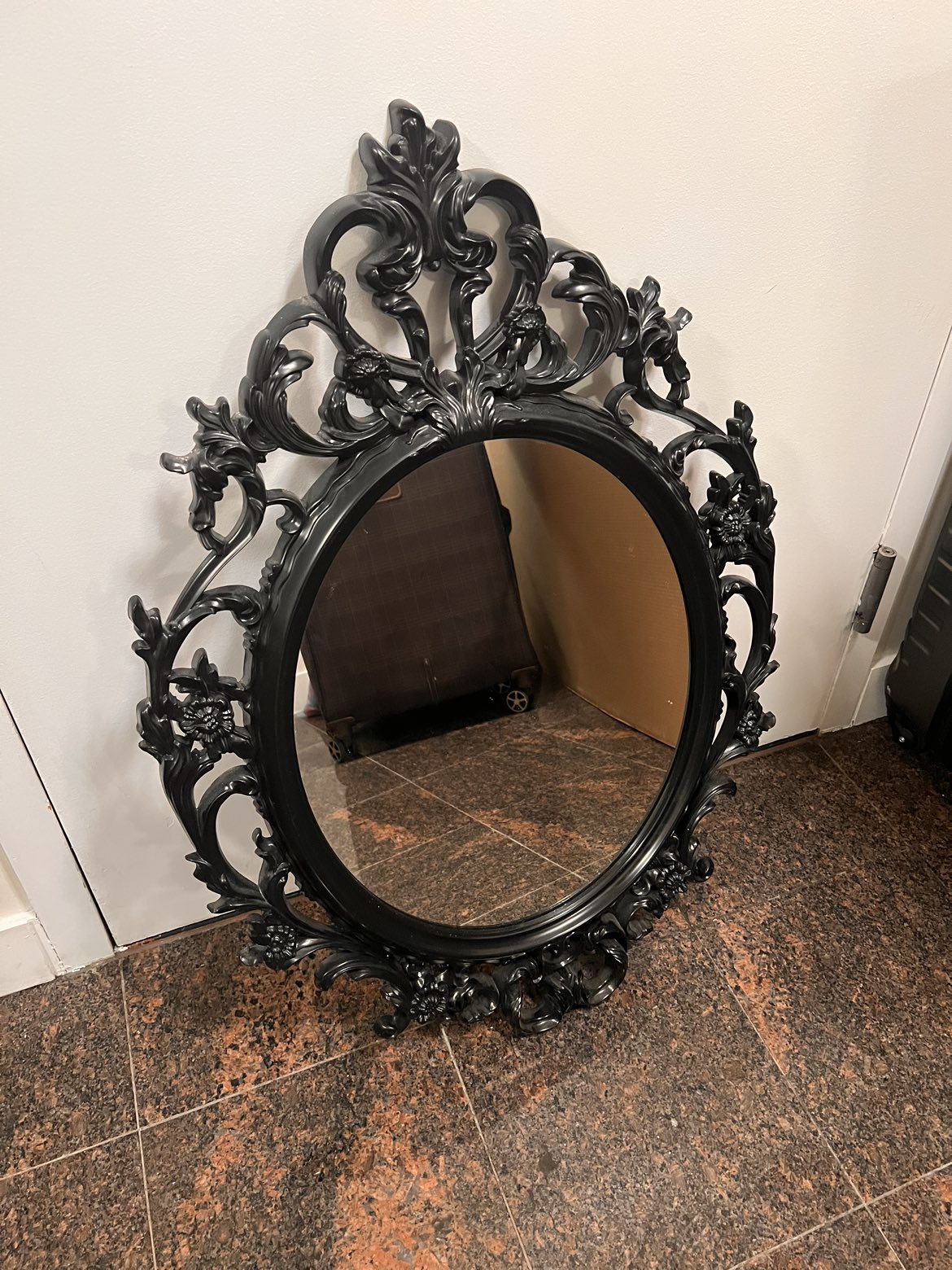 Decorative hanging mirror - excellent condition!