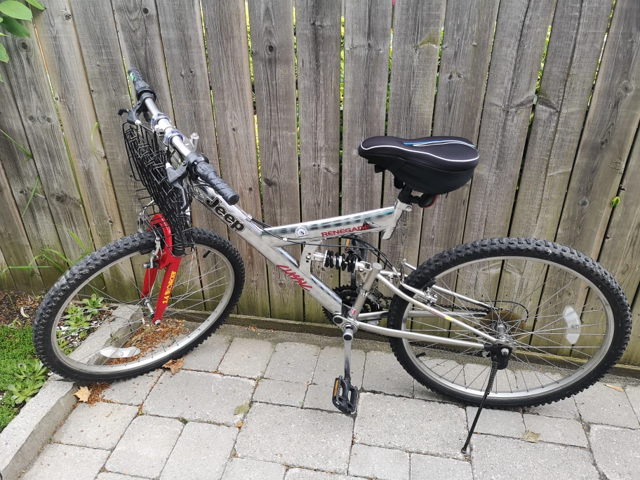 Adult Mountain bicycle thumbnail