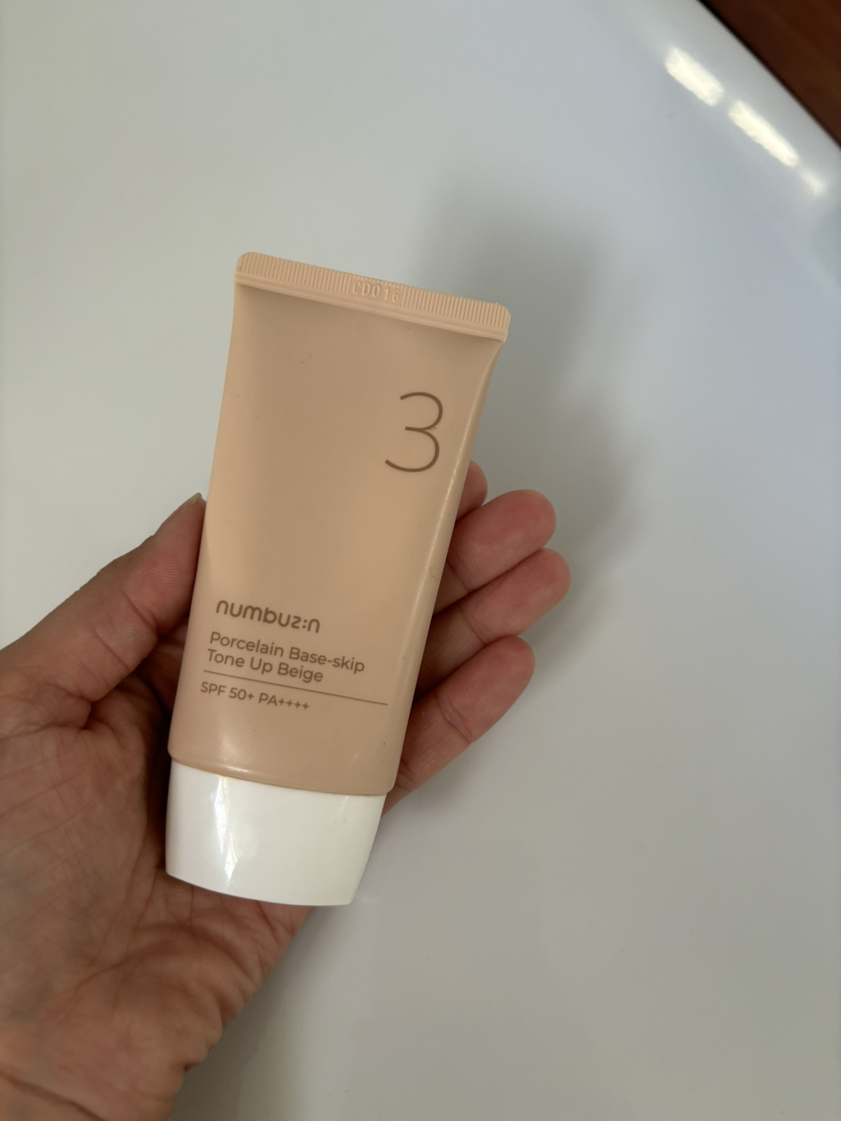 Numbuzin tone up beige sunscreen