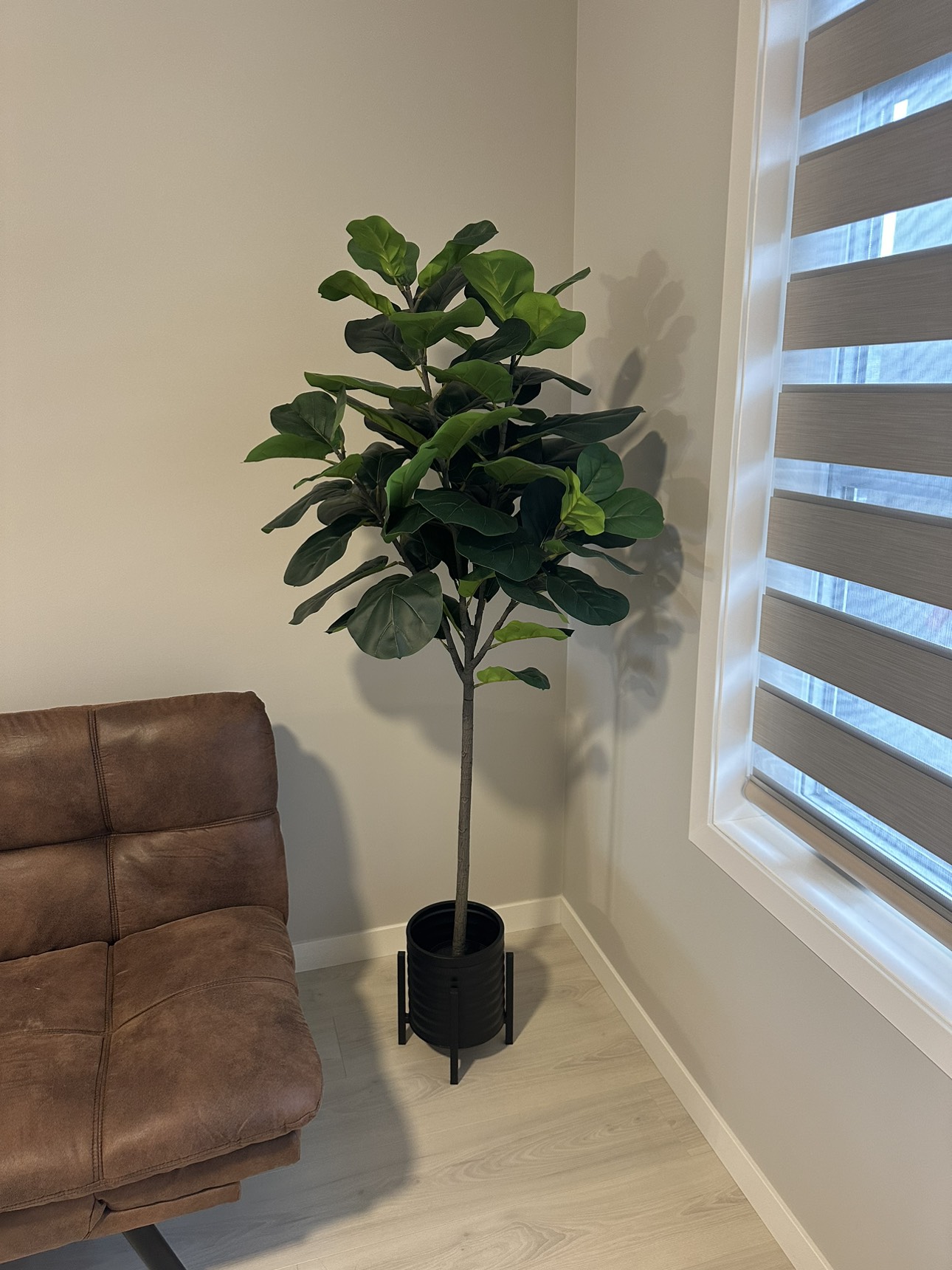 Artificial Plant with pot included! - photo 4