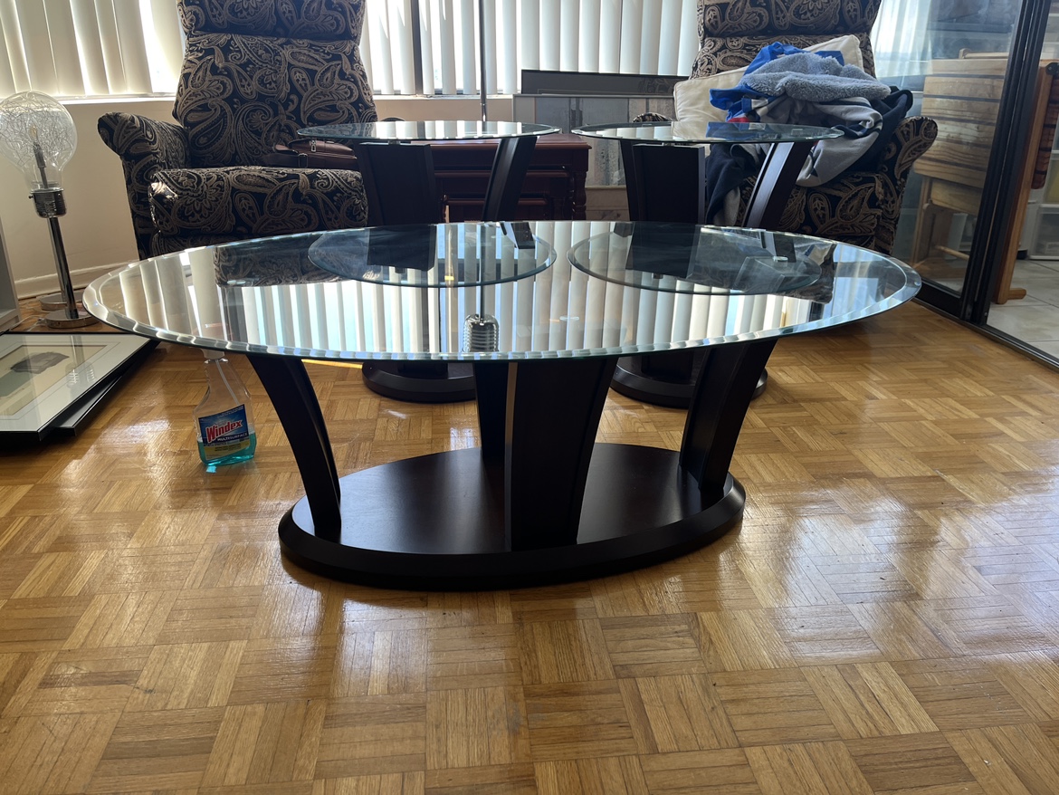 Like New 3 Pce Coffee Table Set