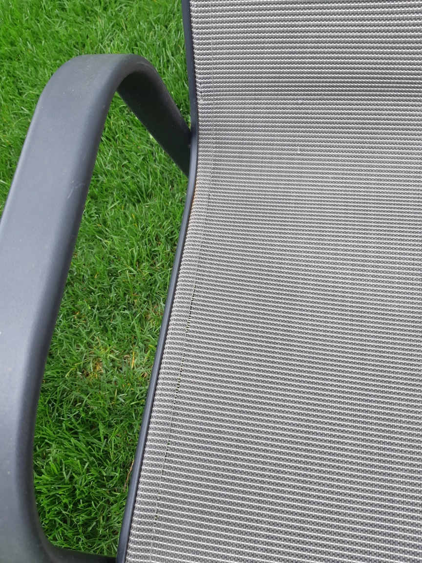 #FREECYCLE   2  outdoor chairs 🌸 - photo 3