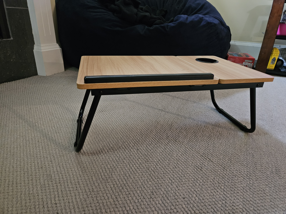 Foldable table