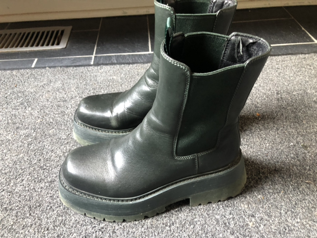 VITTO ROSSI // WOMEN’S LEATHER BOOTS