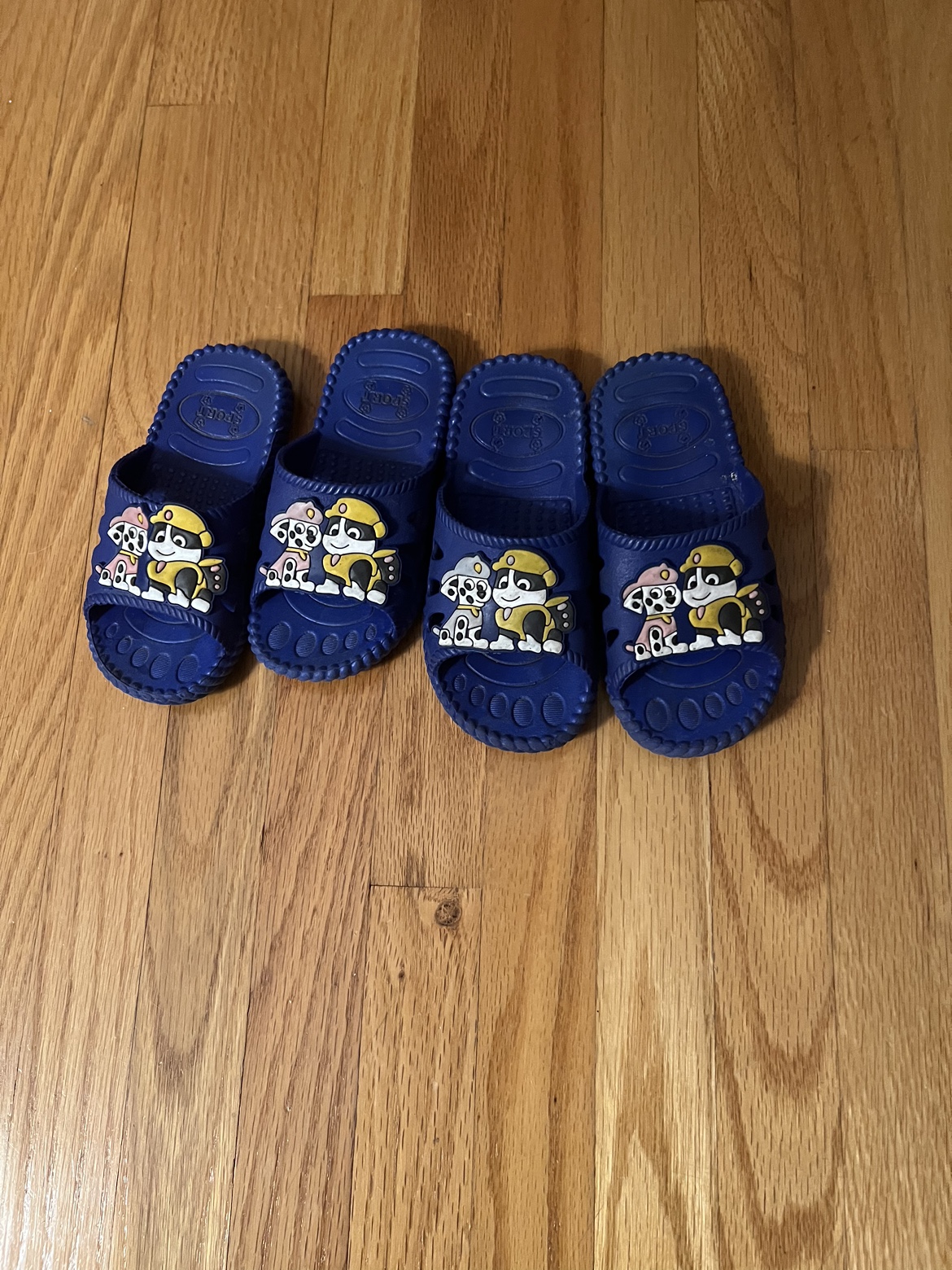 Toddlers slippers & shoes image indicator(2)