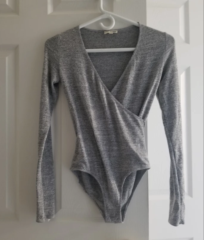 TNA Aritzia Wilfred Free Grey Sexy Bodysuit XS image indicator(2)