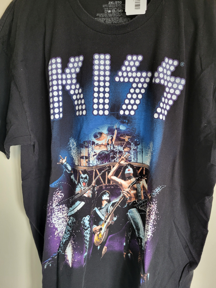KISS.T shirt  extra large 12 dollar .New. thumbnail