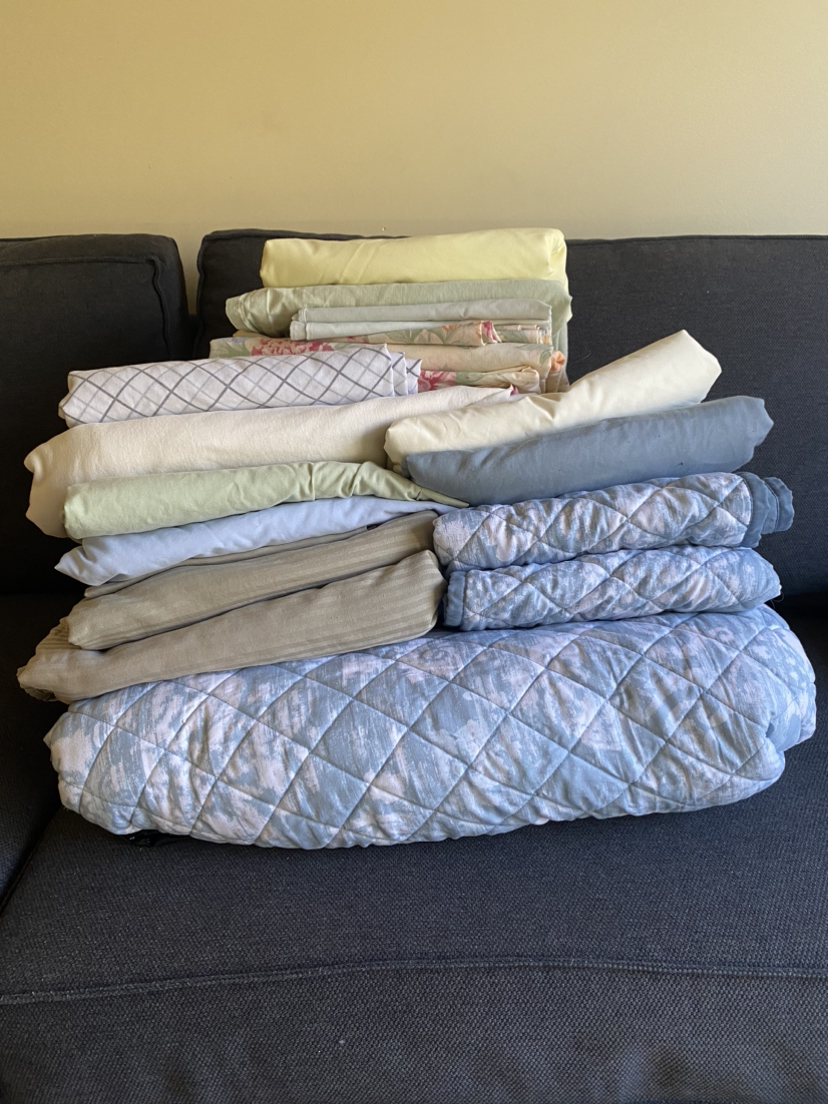 Stack of bedding #freecycle thumbnail