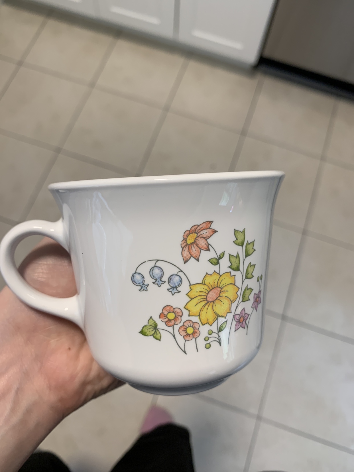 Beautiful Tea Cups image indicator(3)